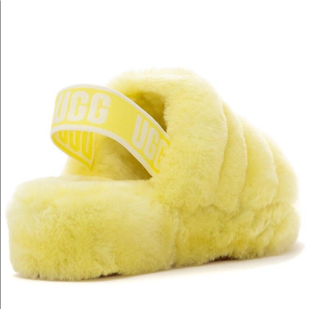 Ugg fluffy slides. No box 📦.